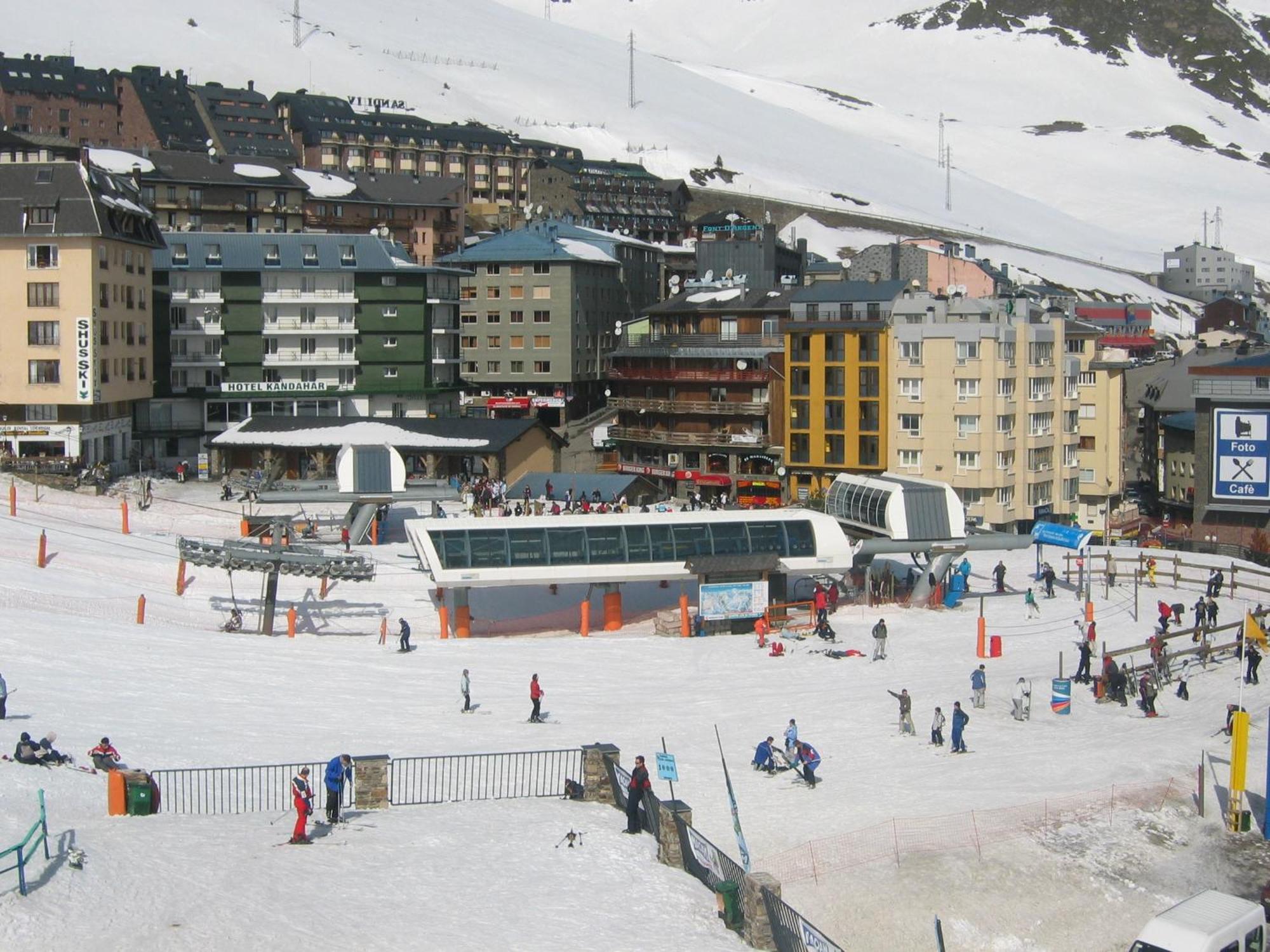Apartamentos Grifovacances Tres Estrelles Club Pas De La Casa Dış mekan fotoğraf